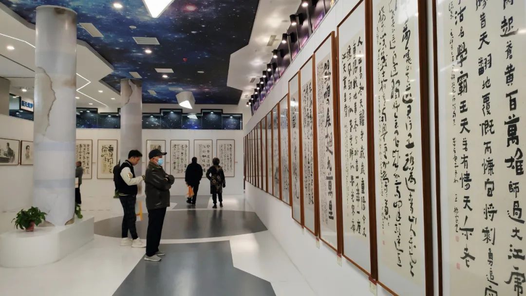 《智信杯》紅色記憶系列“偉人風(fēng)采”書(shū)畫(huà)主題展盛大開(kāi)幕