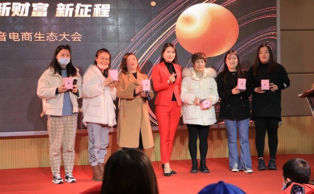 感謝星播，帶來(lái)了抖音電商新方法，為臨沂人長(zhǎng)期免費(fèi)教培