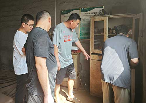 緊繃“安全弦”-把牢“安全關”.jpg